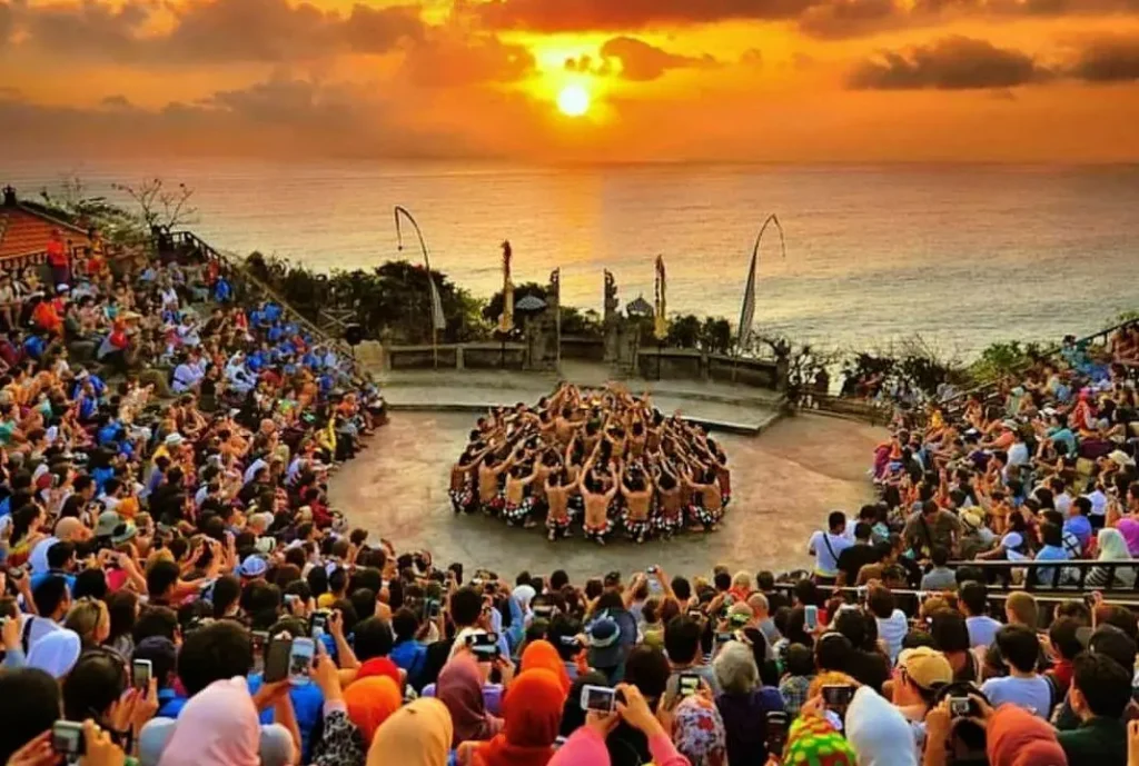 kecak dance attraction in uluwatu temple area