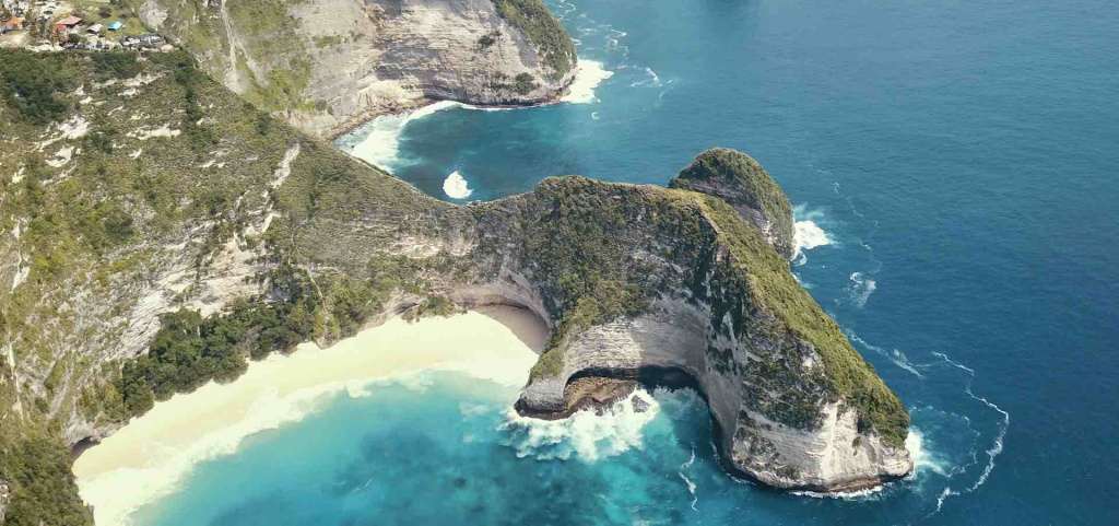 the must-see attraction in nusa penida