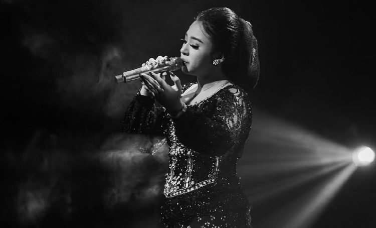Ketangguhan Niken Salindry Di Panggung Musik Pop Culture Anak Muda
