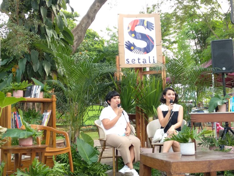 Galang Dana Bencana Kabut Asap, Andien Jualan Barang Preloved