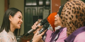 Bulan Ramadan Ke Panti Jompo, Andien Berbagi Ingin Selalu Berbuat Baik