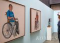 Pengunjung Mengamati Lukisan Karya Faisal Rusdi Dan Re Hartanto Dalam Pameran Warna Warna