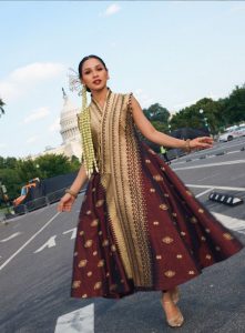 Andien Aisyah Tampil Cantik Dengan Sanggul