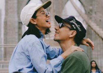 Andien bersama sang suami, Irfan Wahyudi alias Ippe menikmati momen bersama