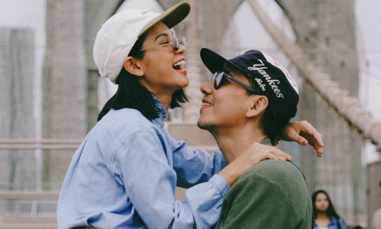 Andien bersama sang suami, Irfan Wahyudi alias Ippe menikmati momen bersama