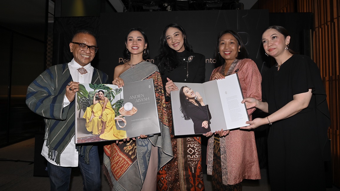 The Palace Jeweler Dan Samuel Wattimena Luncurkan Buku Nusantara