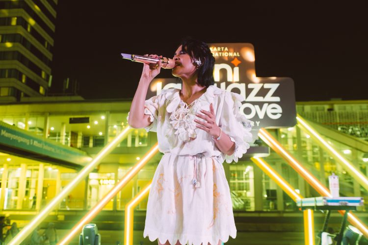 Performance Andien Di Event bni Java Jazz On The Move