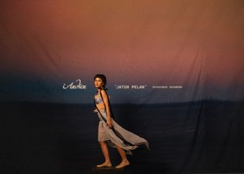 Andien Aisyah Jatuh Pelan