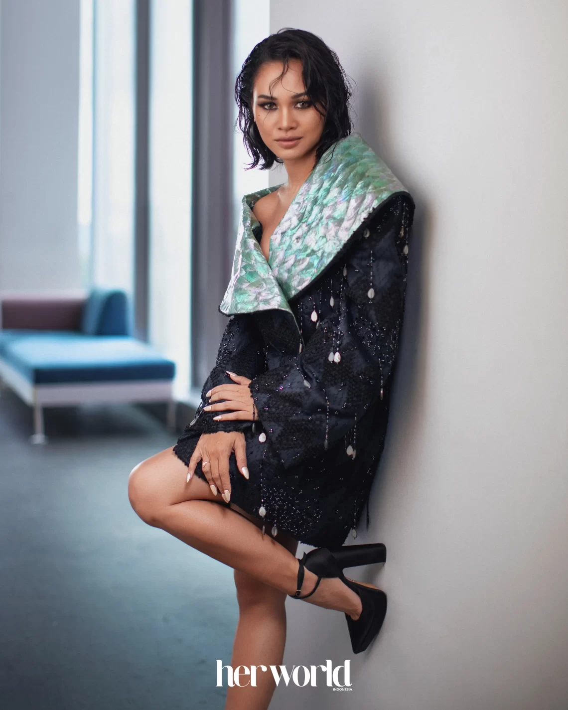 Andien Blazer Dengan Detail Beaded Dan Fringe Dibba