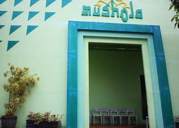 Mushola Batu Secret Zoo Jawa Timur Park