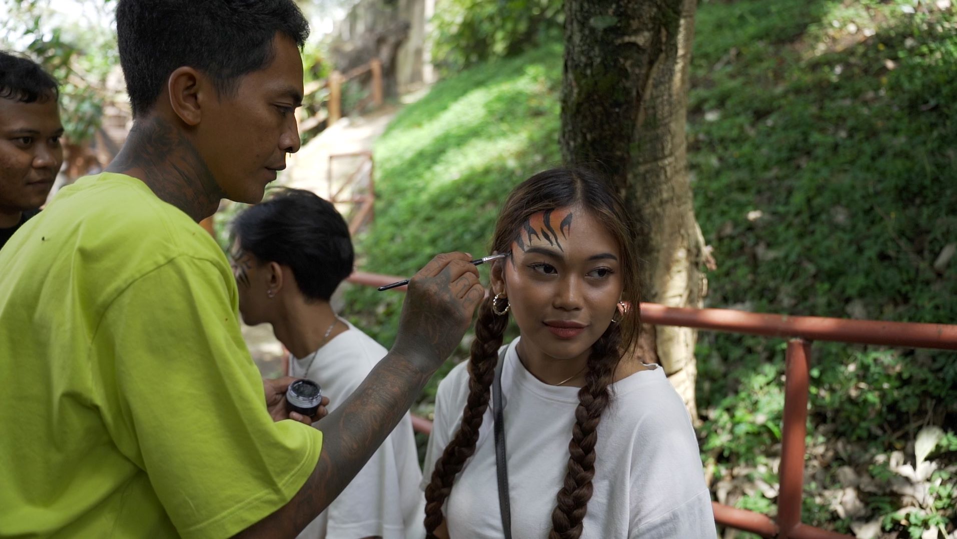 Exclusive Merchandise Spesial Tiger Day Kepada Pengunjung Yang Berpartisipasi Di Kegiatan Handprint Atau Face Painting