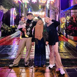 Berkunjung Ke Bns Dengan Keluarga