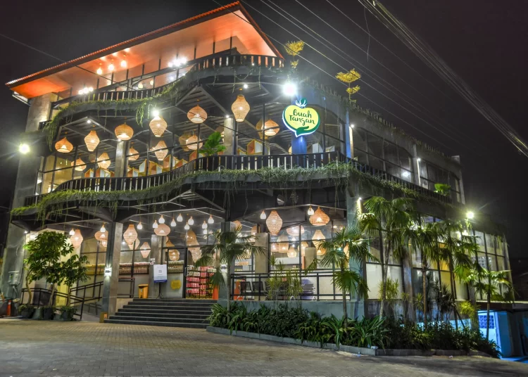 Toko Oleh Oleh Buahtangan Depan Malam 4