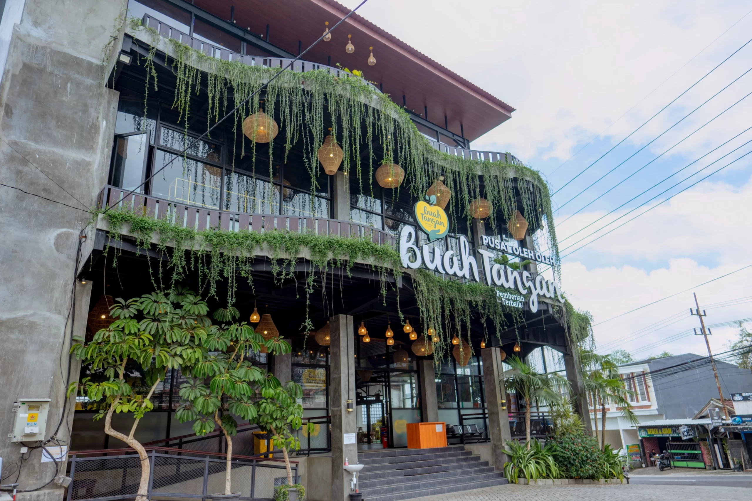 Toko Buah Tangan, Pusat Oleh-oleh Khas Batu yang Nyaman dan lengkap