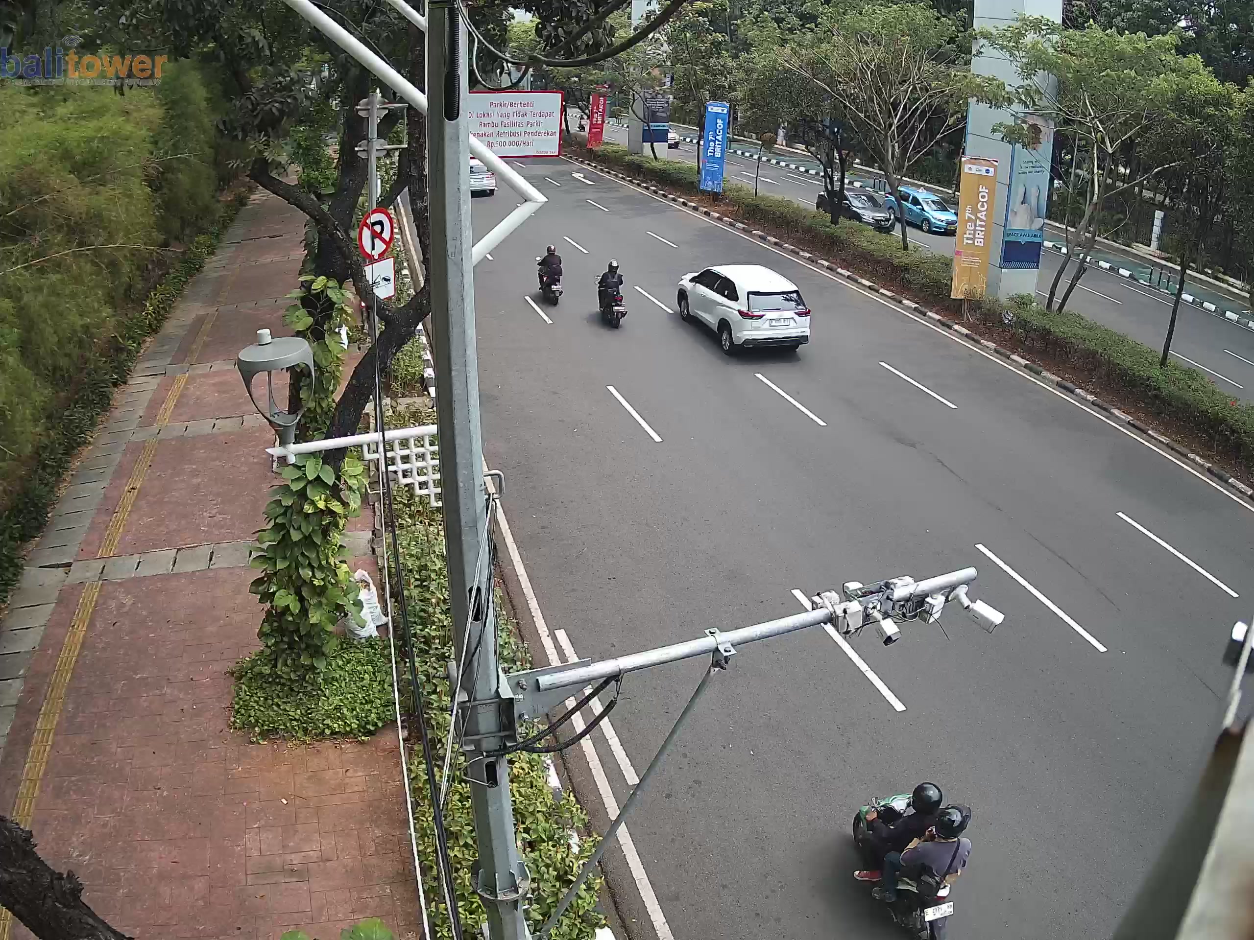 Gelora 002 - Jl. Asia - Afrika (sebrang Stadion Madya)