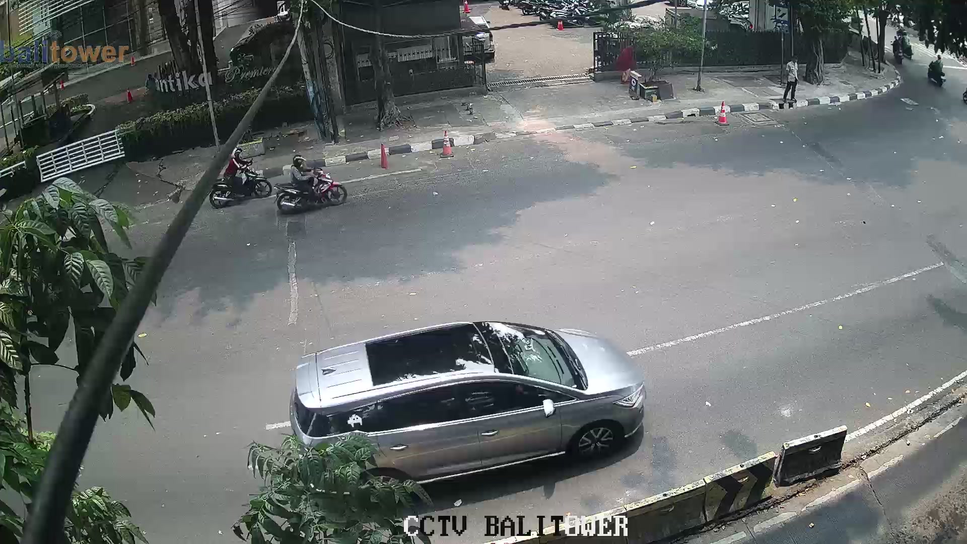 Keagungan 002 - Jl. Hayam wuruk (seberang dwi daya, tepi sungai)