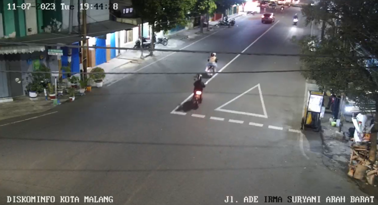 Cctv Jl. Ade Irma Suryani Arah Barat Jl Kyai H Wahid Hasyim