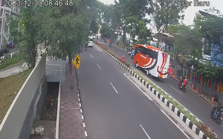 Cctv Dishub Depan Pasar Induk Among Tani Batu