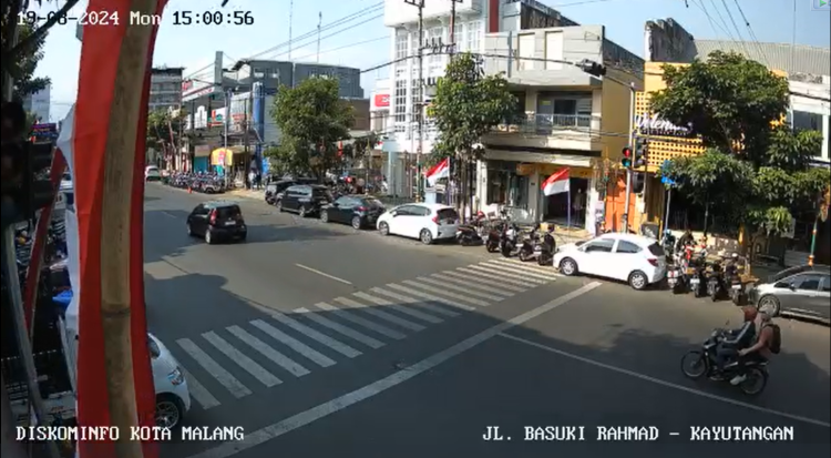 Jalan Basuki Rachmad Kayutangan Zebra Cross
