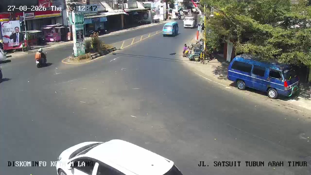 Jl. Satsuit Tubun Arah Timur