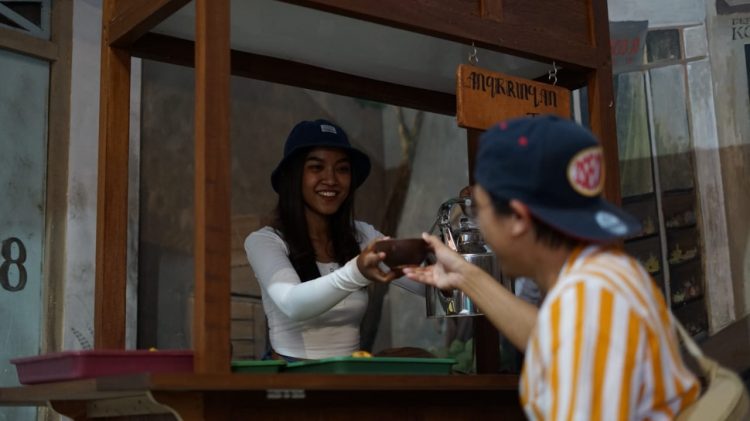 Kamu Suka Nongkrong Di Angkringan Intip Sejarahnya Di Jatim Park 1 750x421