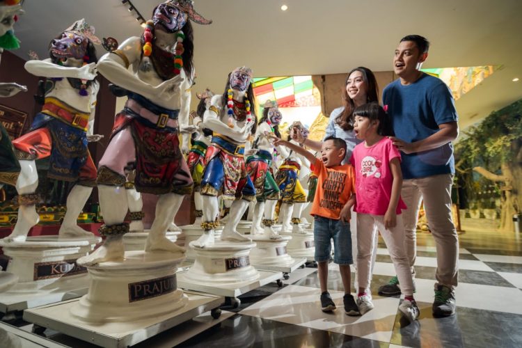 Menilik Sejarah Topeng Malangan Simbol Yang Jadi Pion Catur Di Jatim Park 1