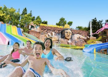 Fantastic Swimming Pool, Kolam Renang Jatim Park 1 Yang Menyegarkan Setelah Menjelajahi Berbagai Wahana