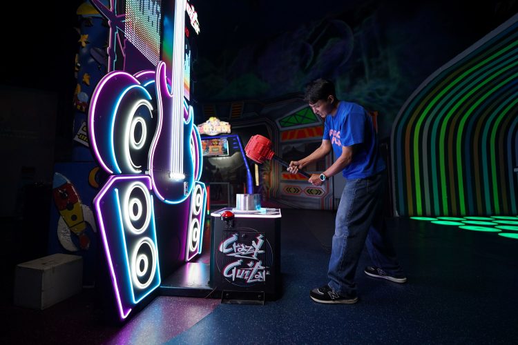 Crazy Guitar Hammer Jadi Salah Satu Permainan Favorit Pengunjung Fun Tech Plaza