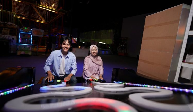 Retro Arcade Game Hadirkan Sensasi Permainan Klasik Interaktif di Milenial Glow Garden