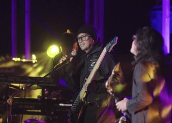 Bintang Indrianto Blue Fire Project Feat. Ahmad Albar & Ian Antono (live In Jazz Gunung Bromo 2022)