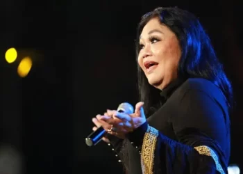 Penyanyi Legendaris Ermy Kullit 'menghangatkan' Pagelaran Jazz Gunung Slamet