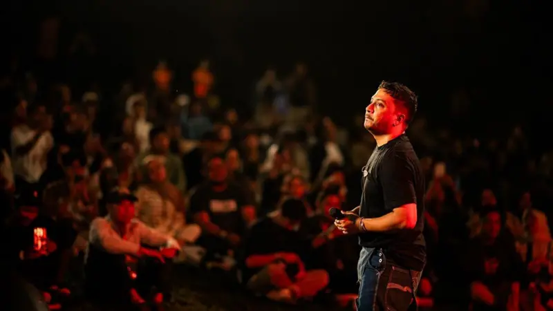 Sal Priadi, Musisi Muda Yang Belakangan Tengah Naik Daun