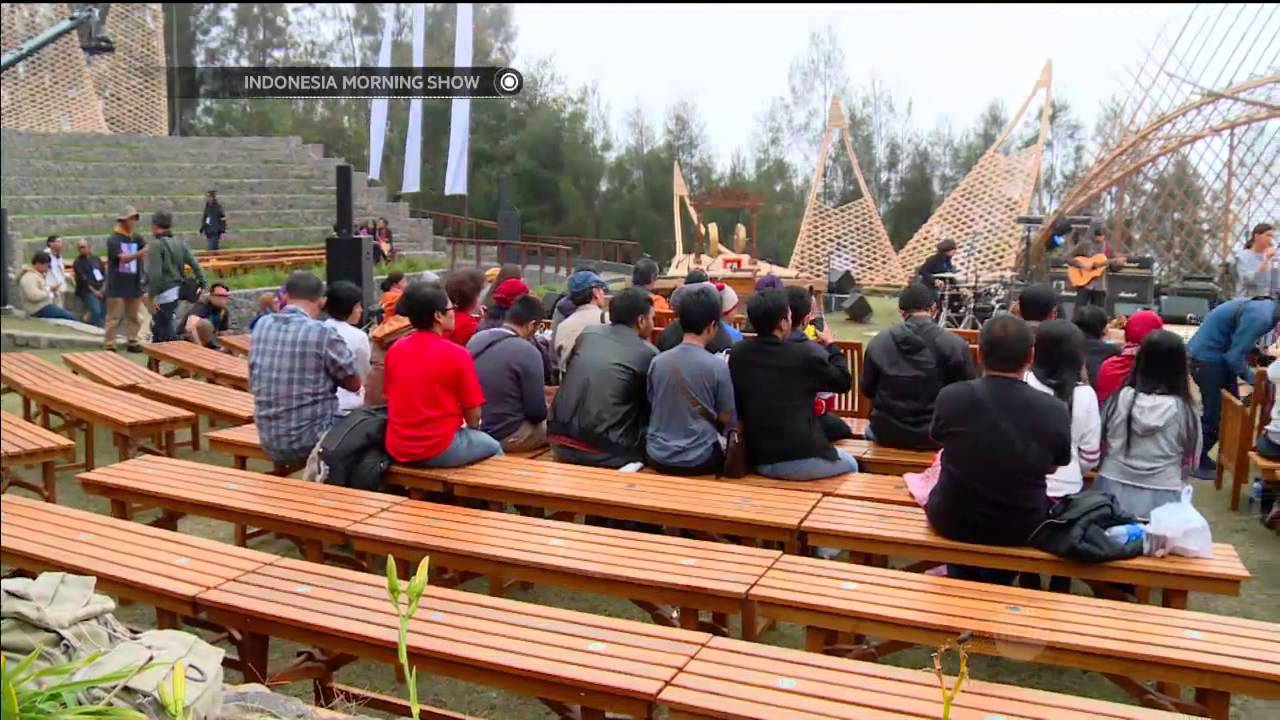 Sedekah Bumi Lewat Berbunyi Di Alam Terbuka Gunung Bromo Indonesia Morning Show