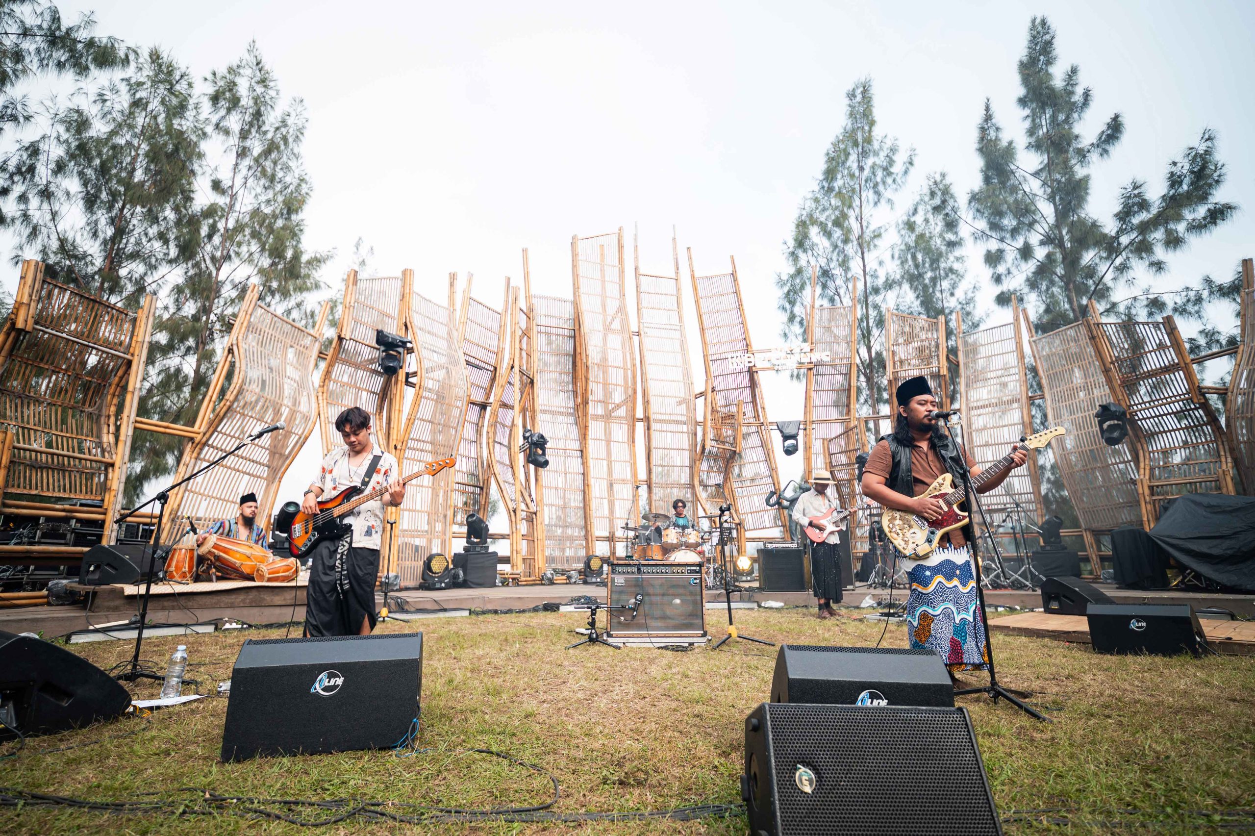 Penampilan Lorjhu Band Asal Madura Di Jazz Gunung Series 2 Bromo 7