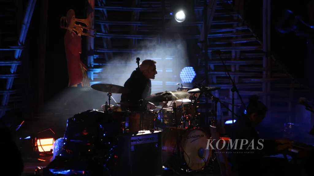 Pemain Drum Asal Italia, Simone Prattico