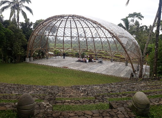 Amfiteater Di Dalam Lokasi Taman Gandrung Terakota Yang Menjadi Venue Jazz Gunung Ijen
