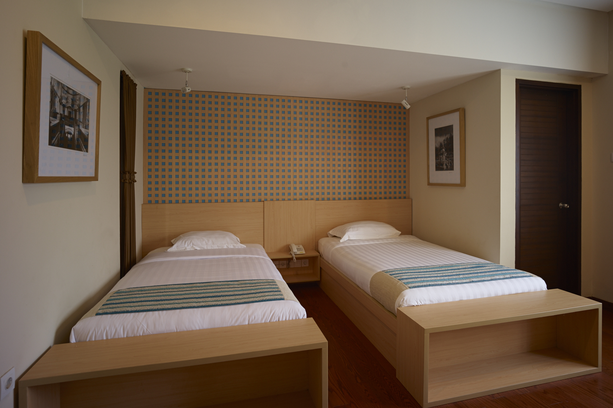 Website Jjrs Deluxe Twin Room