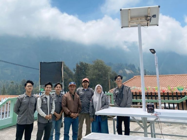 Tim Pengmas ITB Kembangkan Konsep Wisata Rendah Karbon di Kawasan Gunung Bromo