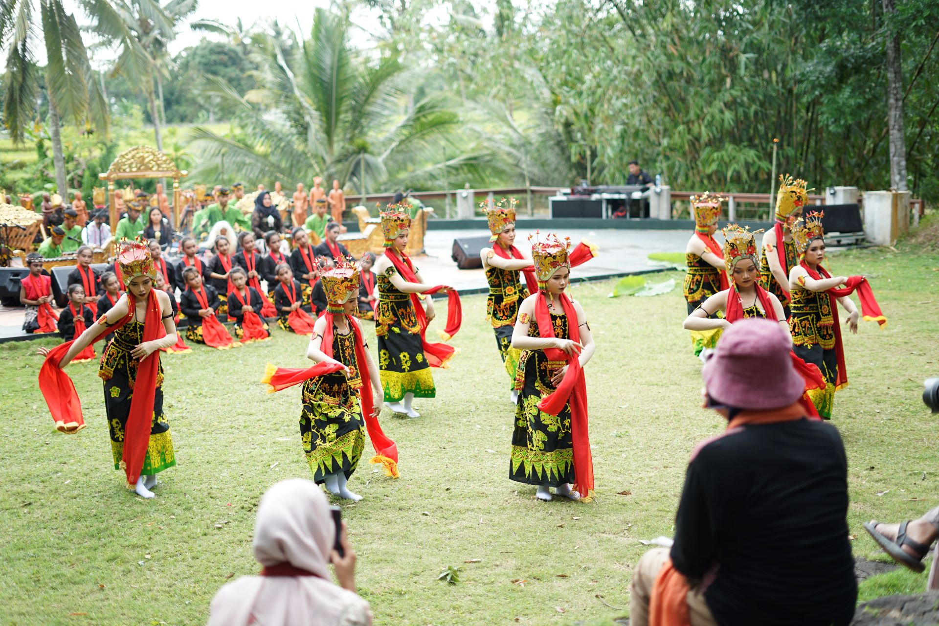 Sendratari Meras Gandrung