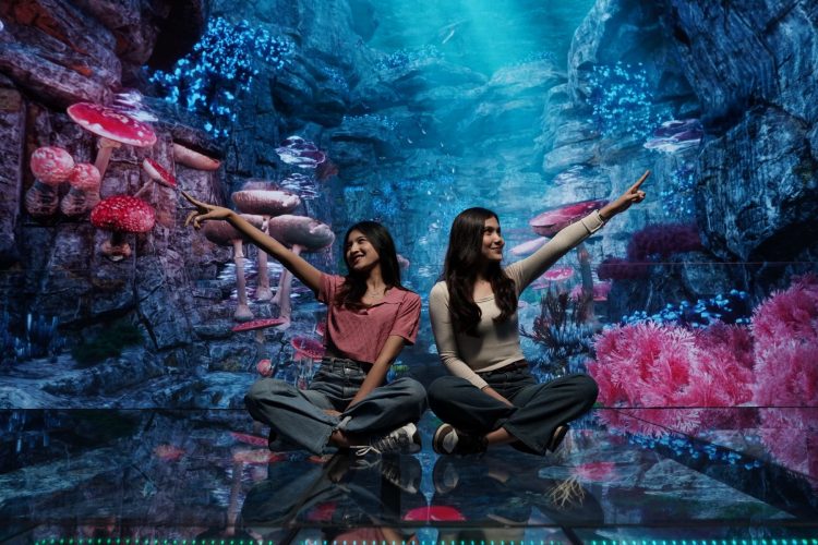 Metaverse Glass Theatre