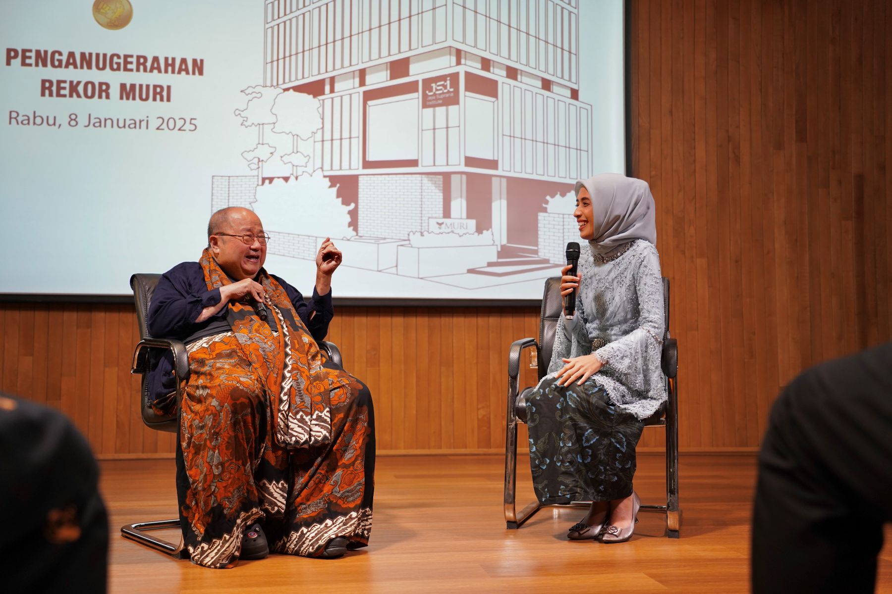 Dr. Novita Megawati Bersama Bapak Jaya Suprana