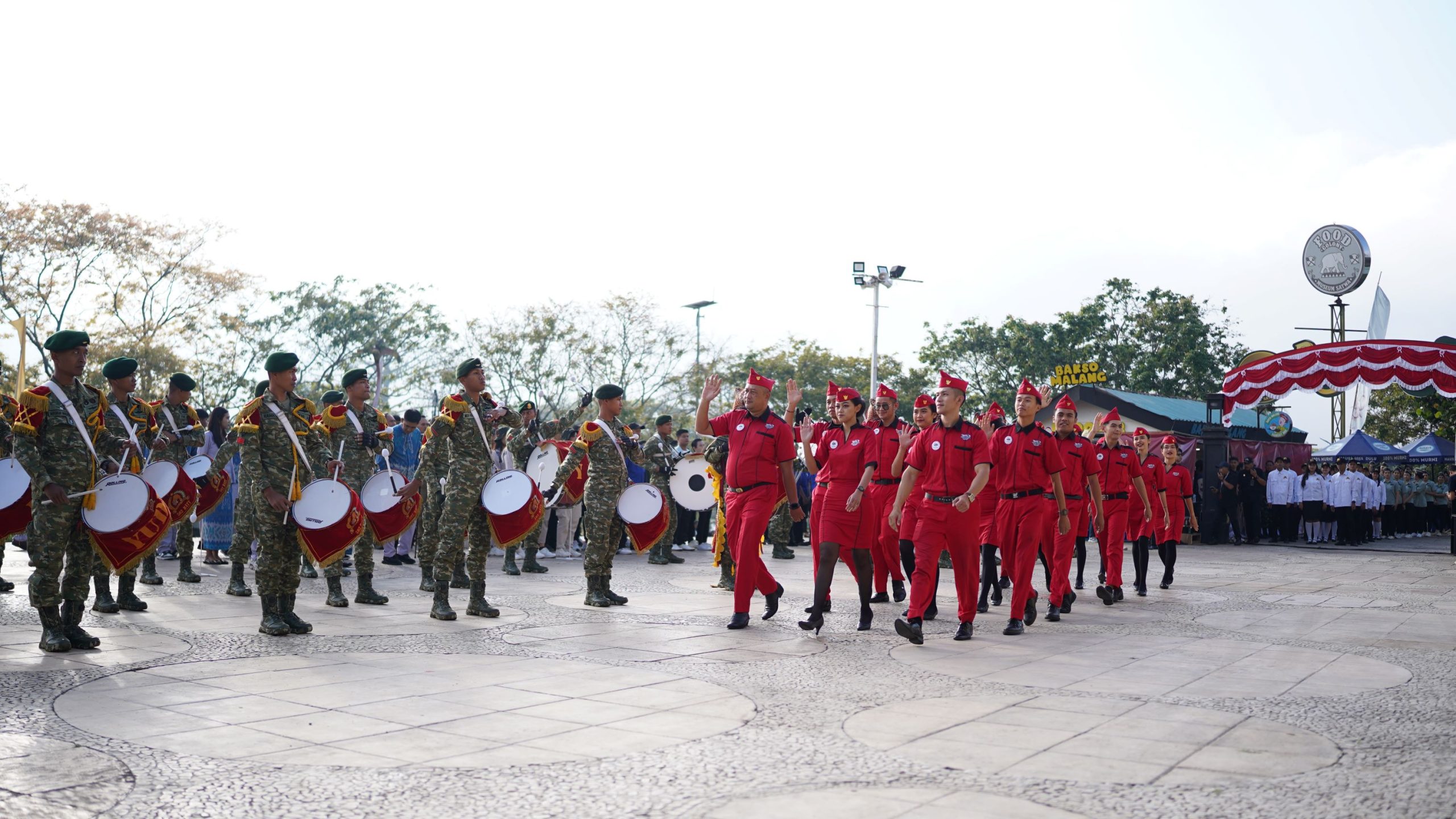 Upacara Peringatan Hari Ulang Tahun Ke 80 Republik Indonesia Gempita Bunga Nusantara Jawa Timur Park Group