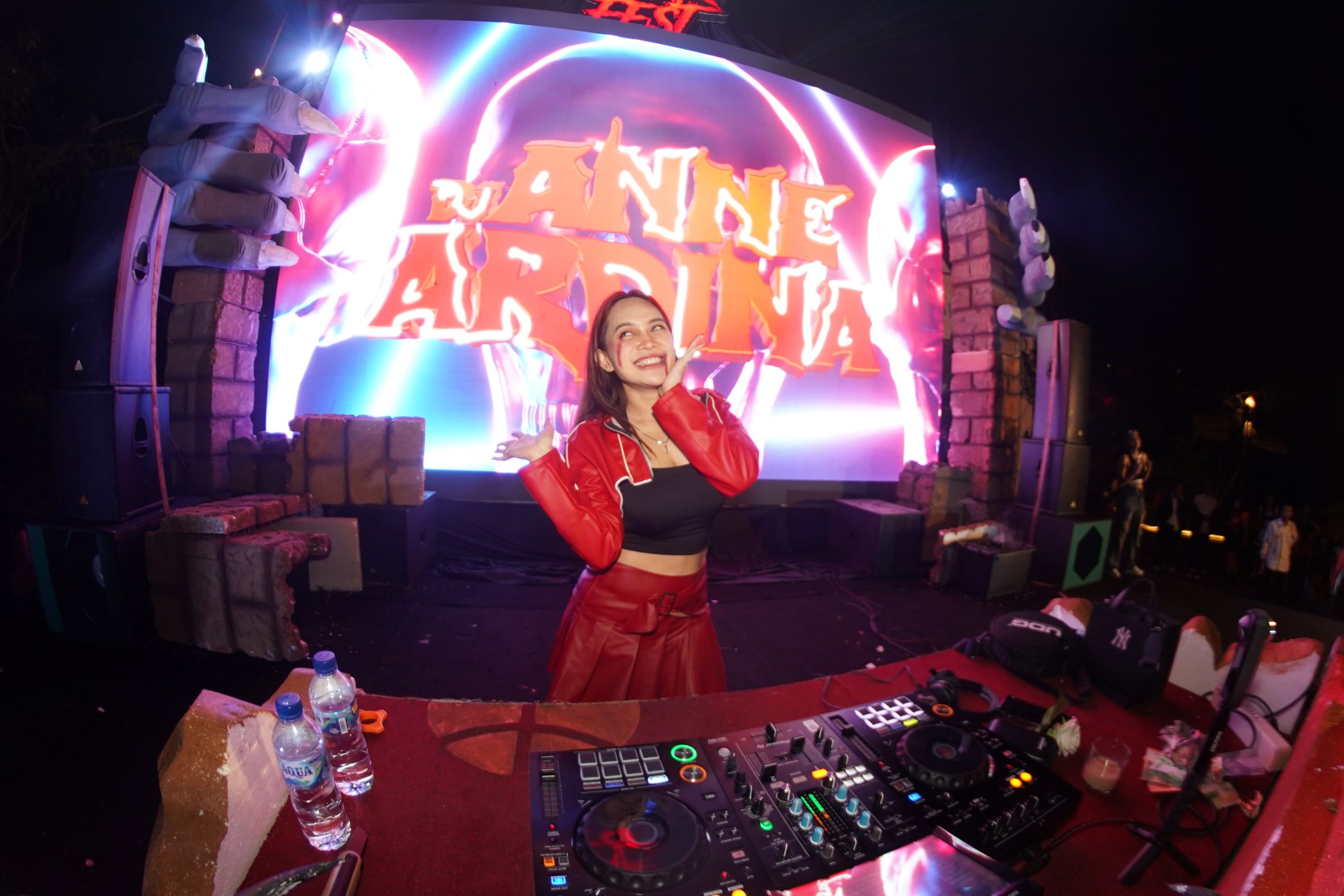 Halloween Party Yang Dimeriahkan Oleh Dj Performance By Dj Anne Ardina