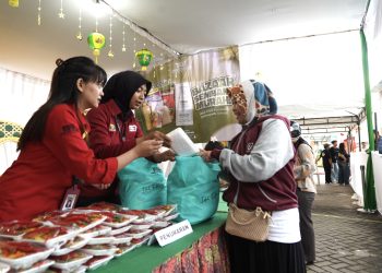 Meriahkan Ramadhan, Jawa Timur Park Group Gelar Bazar Sembako