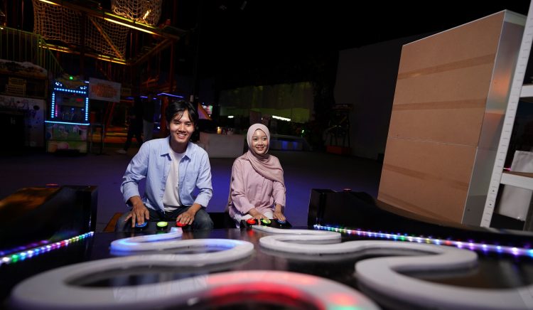 Retro Arcade Game Hadirkan Sensasi Permainan Klasik Interaktif di Milenial Glow Garden