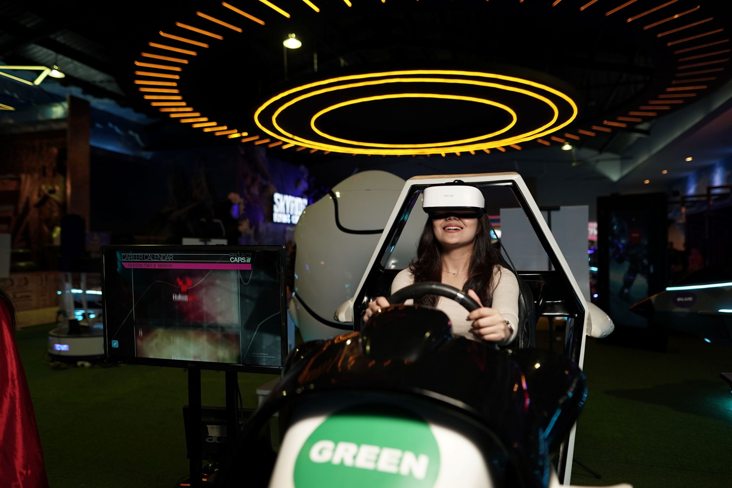 Vr 9dvr Di Virtual Immersive Park Jatim Park 2 Kenalkan Teknologi Virtual Reality