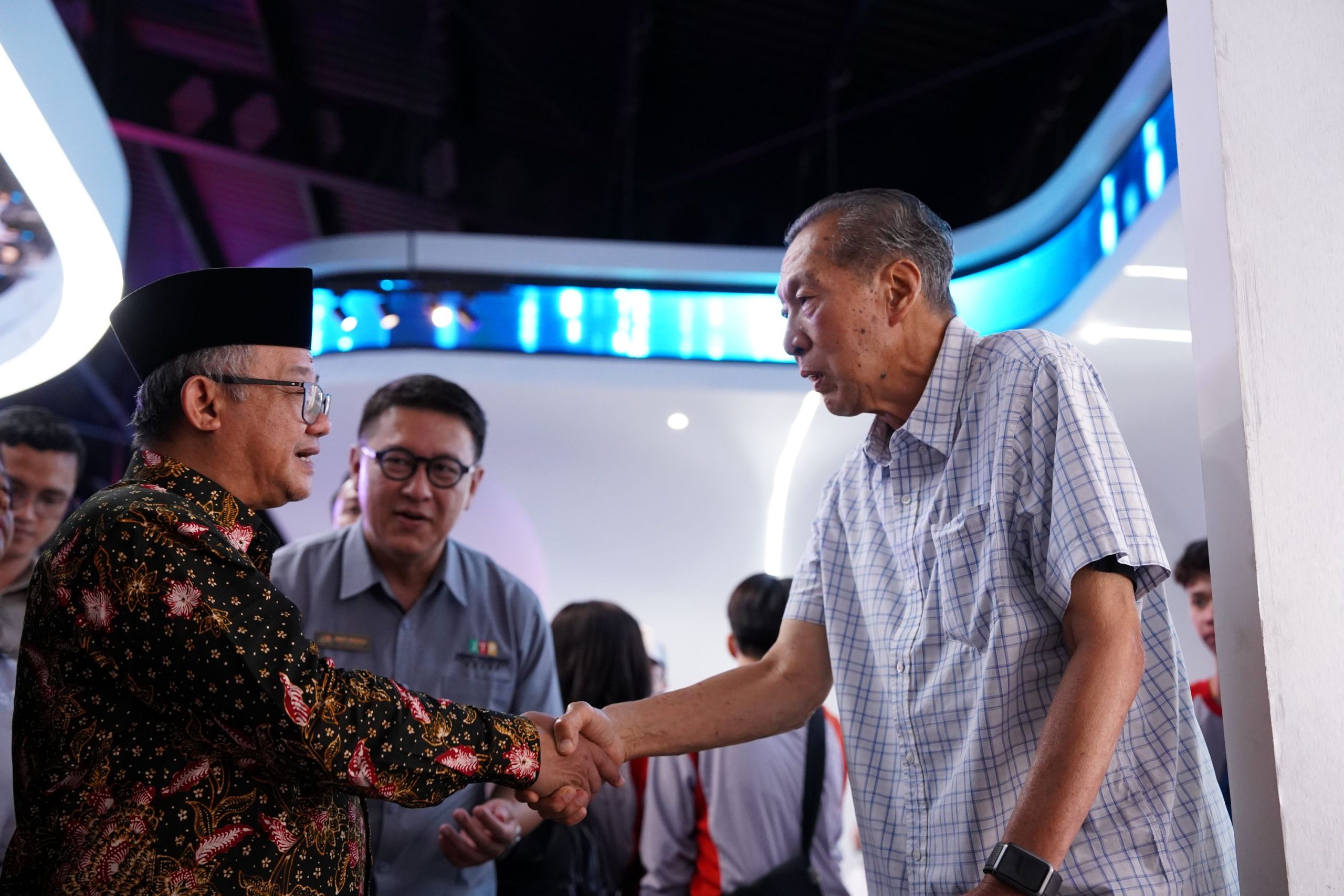 Mendikdasmen Prof. Dr. H. Abdul Mu’ti, M.ed Didampingi Langsung Oleh Founder Jawa Timur Park Group, Paul Sastro.