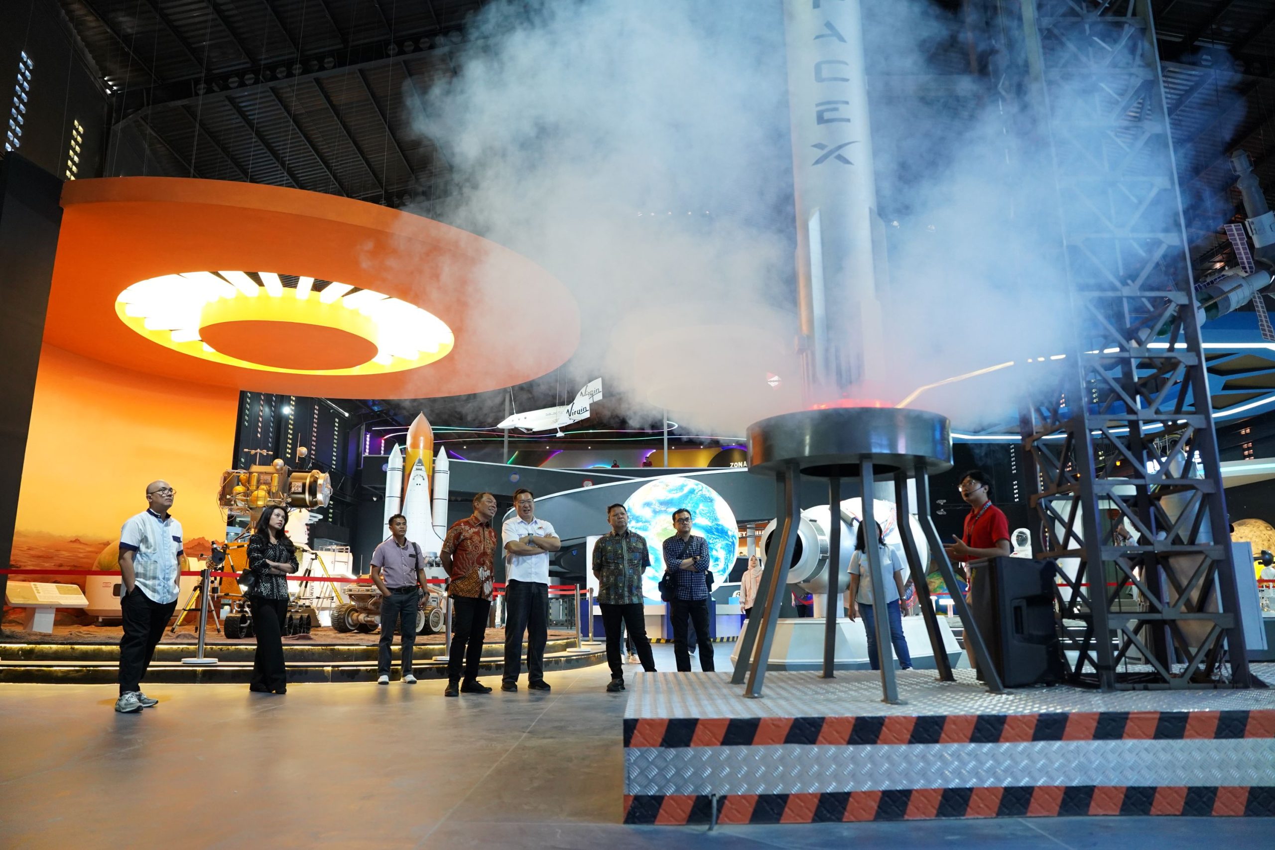Peninjauan Proyek Pembangunan Museum Mega Science Center Sebagai Bagian Dari Pengembangan Destinasi Edukasi Jawa Timur Park Group.