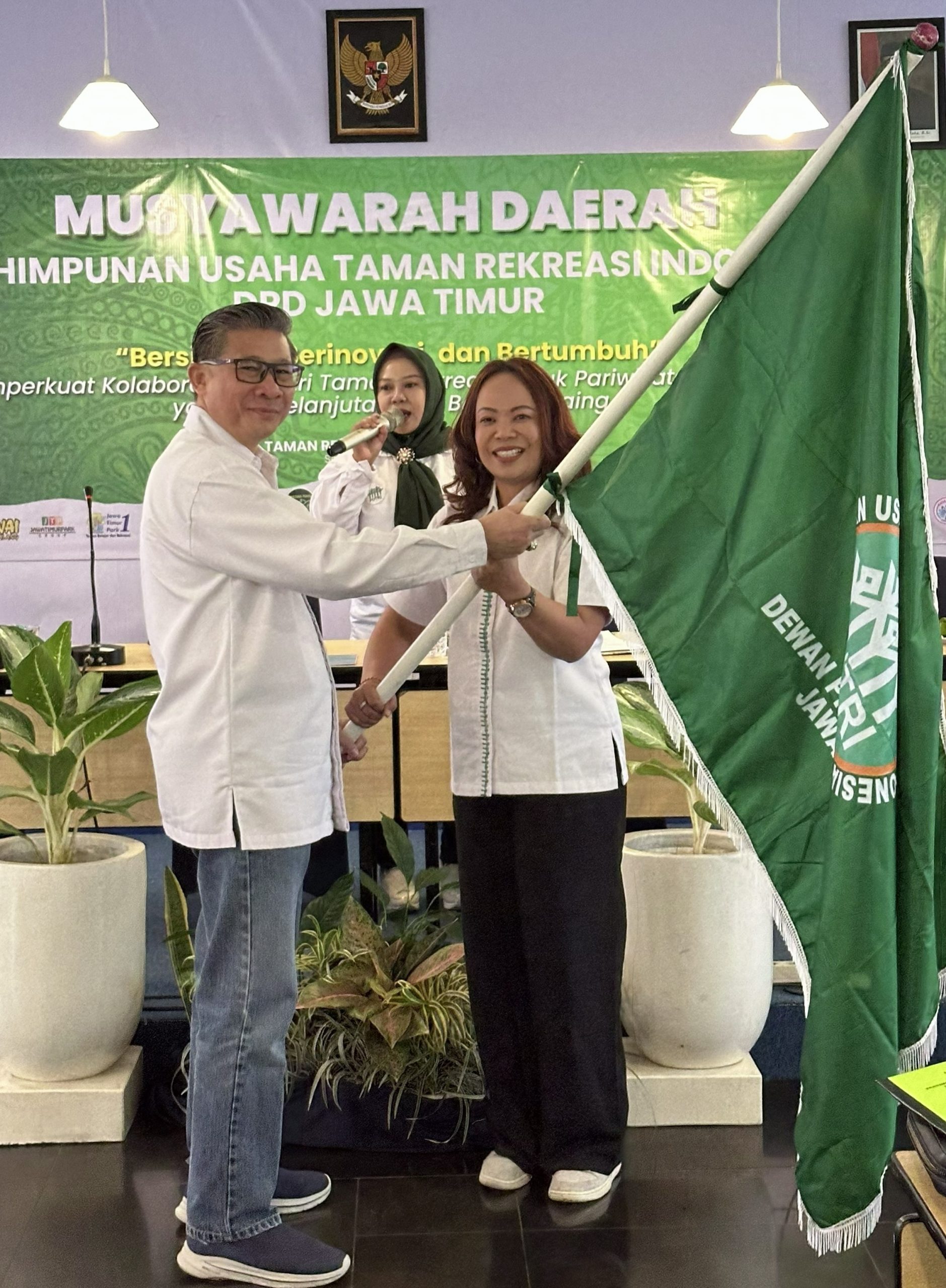 Titik S. Ariyanto, Manager Marketing & Public Relations Jawa Timur Park Group, Terpilih Secara Aklamasi Sebagai Ketua Dewan Pimpinan Daerah Perhimpunan Usaha Taman Rekreasi Indonesia (dpd Putri) Jawa Timur