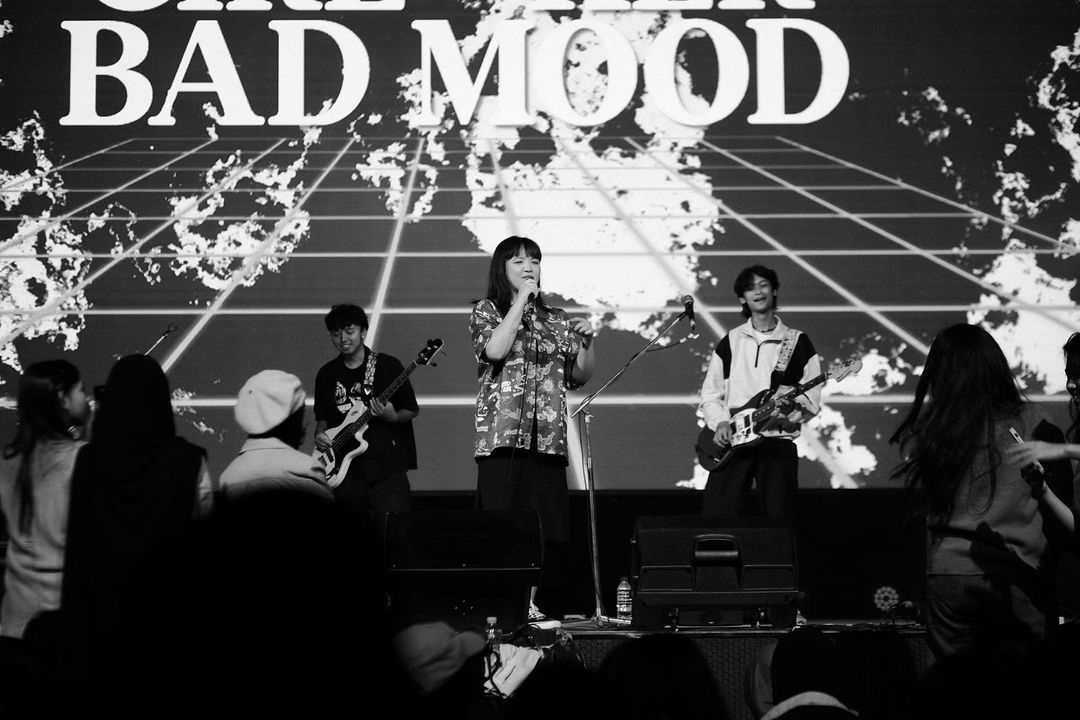 Hempas Badmood Dengan Girl And Her Badmood!